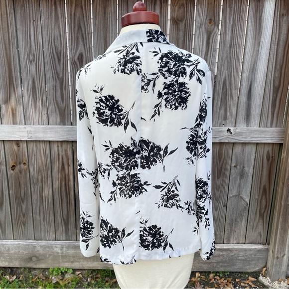 Lush Nordstrom Womens open jacket sz small white black floral - Picture 3 of 6